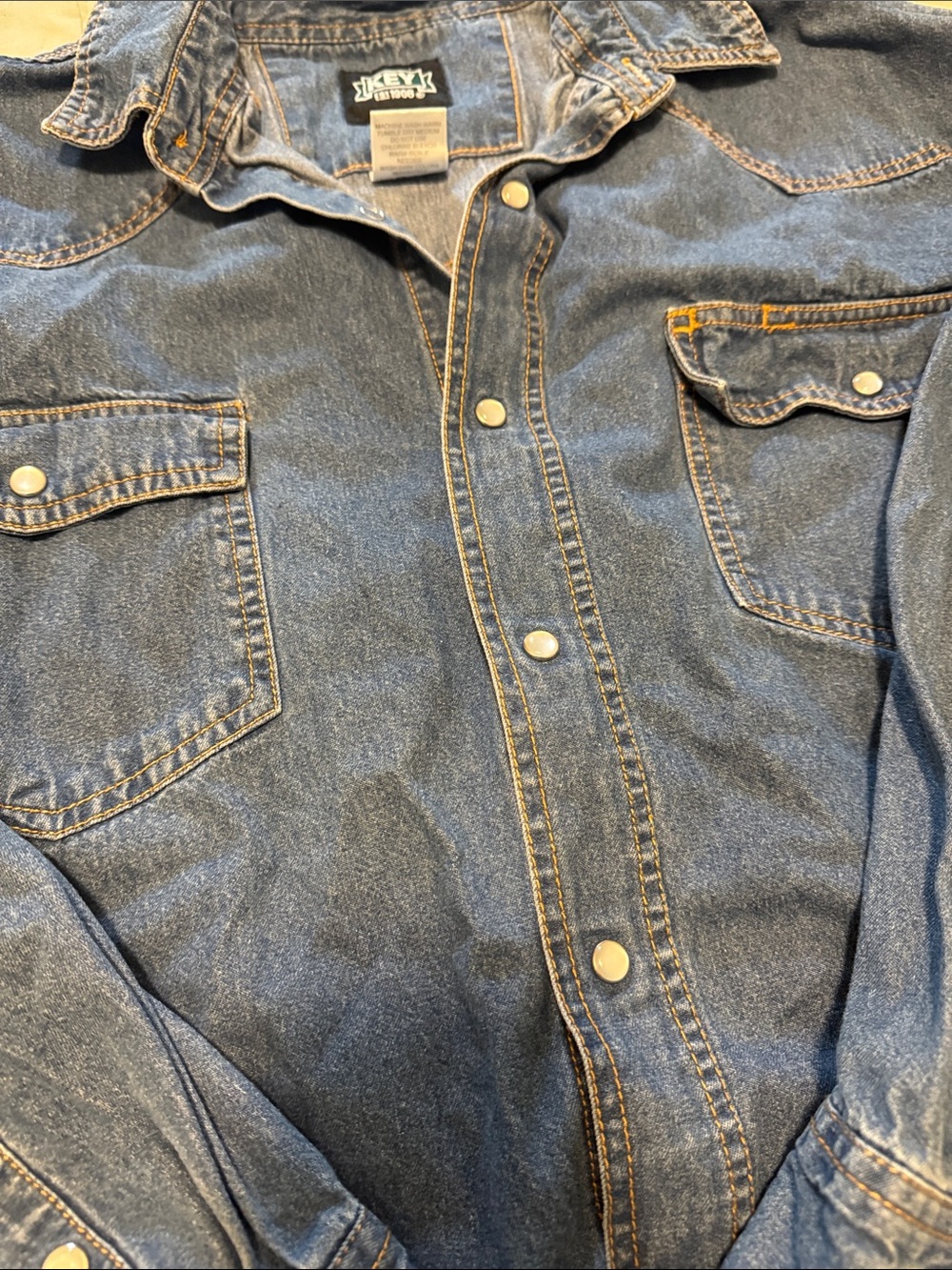 Vintage-Style Blue Denim Button-Down Shirt - Picture 4 of 6